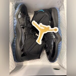 Jordan 11 retro 2.5 gamma blue